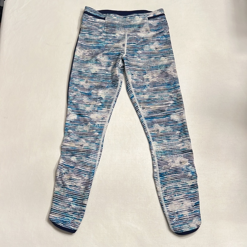 95. Lululemon Real Quick Tight Blurry Belle Multi / Hero Blue